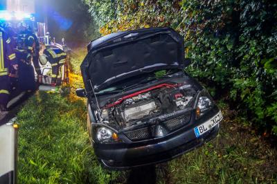 A81/Moeglingen: PKW kommt im Abfahrtsbereich von der Fahrbahn ab - Fahrer wird nur leicht verletzt
